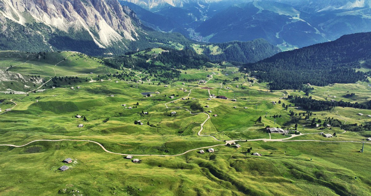All these tiny houses clinging to the slope —
who lives there? what are their lives like?
#Seceda #Dolomites #DroneView #ItalyFromAbove #aerial #drone #dji #mavic
