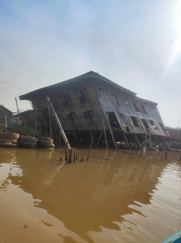 Biubiuislove2's tweet image. Myanmar faced a severe earthquake on March 28th which killed over 2000+(till now). 

From any country you are Please help if you can .It&apos;s about humanity. 

EMERGENCY AID FOR MYANMAR
#HelpMyanmarQuake