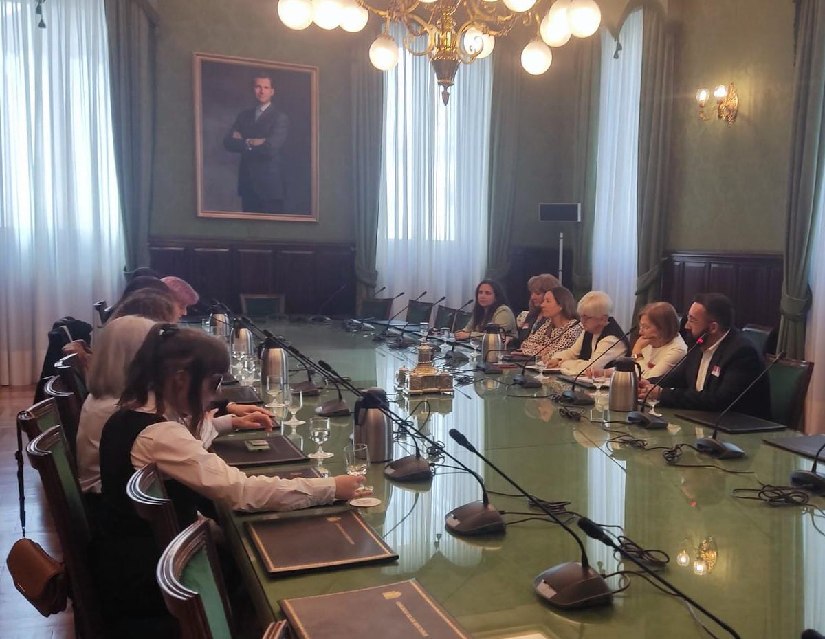 Asperger_Espana's tweet photo. En la víspera del #DiaMundialAutismo representantes de Asperger España visitan el Congreso de los Diputados y se reúnen con Isaura Leal Fernández, diputada y Secretaria Segunda de la Mesa del Congreso de los Diputados.

#2abril 

@Congreso_Es https://t.co/lqdFAOiJ2B
