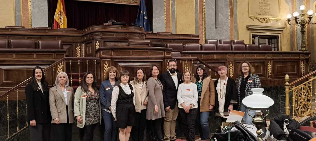 Asperger_Espana's tweet photo. En la víspera del #DiaMundialAutismo representantes de Asperger España visitan el Congreso de los Diputados y se reúnen con Isaura Leal Fernández, diputada y Secretaria Segunda de la Mesa del Congreso de los Diputados.

#2abril 

@Congreso_Es https://t.co/lqdFAOiJ2B