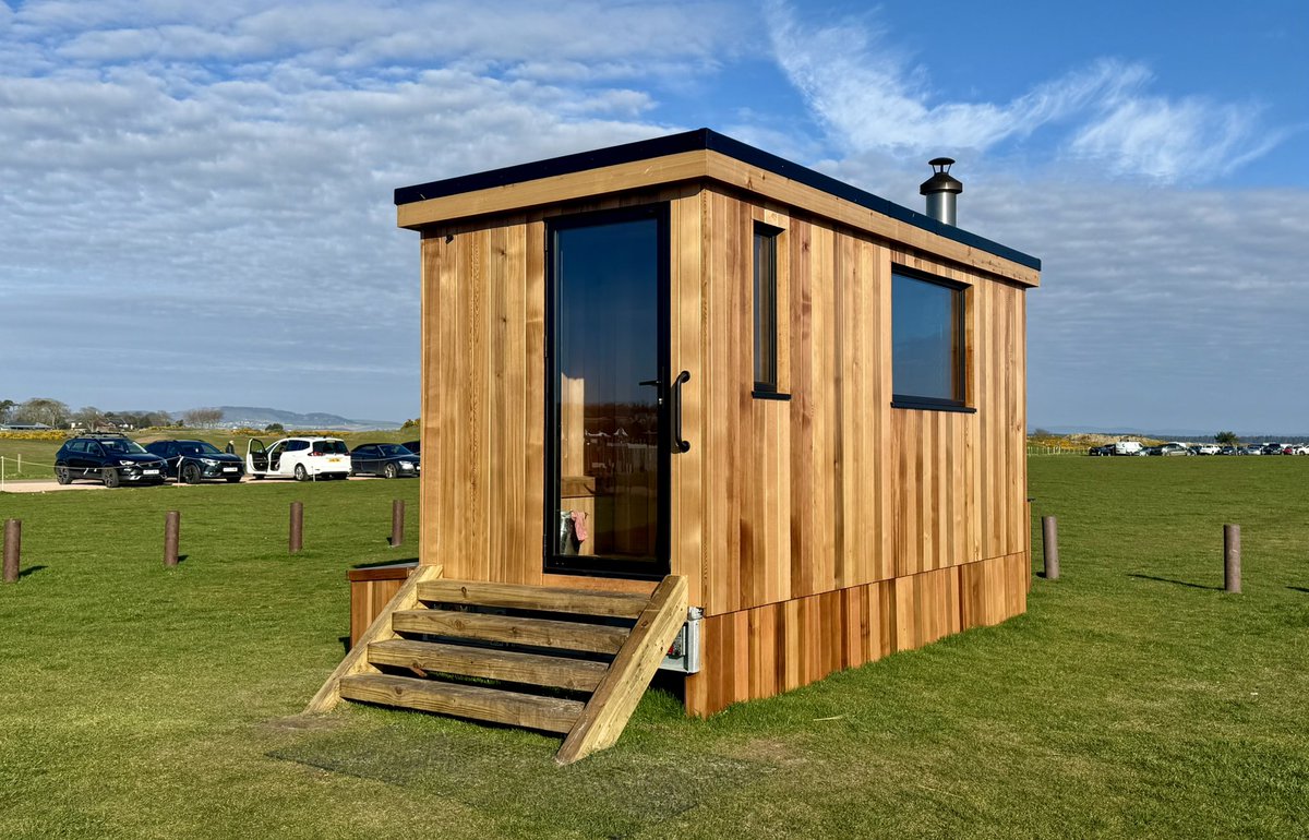 WindyWilson88's tweet photo. *Tuesday April 1st 15:47

Windy says glorious morning on the #westsands #standrews catching the #sunrise wae the dogs 

#dookbeachcafe #wildscottishsauna #cockapoos #cockapoosoftwitter #scotland #windywilson https://t.co/YfUW2WfYpB