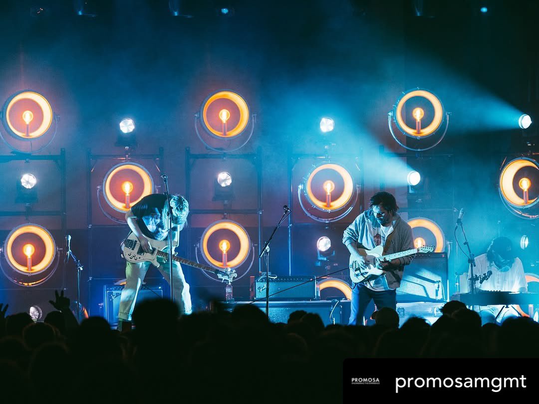 TheRobeWay's tweet photo. Taking our #TourShotTuesday out on the road with Peach Pit &amp; the tour #lightingdesign created by George Gorton featuring @Robelighting #HolyPATT &amp; #iForte supplied by @PromosaMgmt. (📸 Joanna Roselli)

#therobeway #robelighting #promosa #concertlighting #concertdesign #tourlife https://t.co/ucUYn1fcuo
