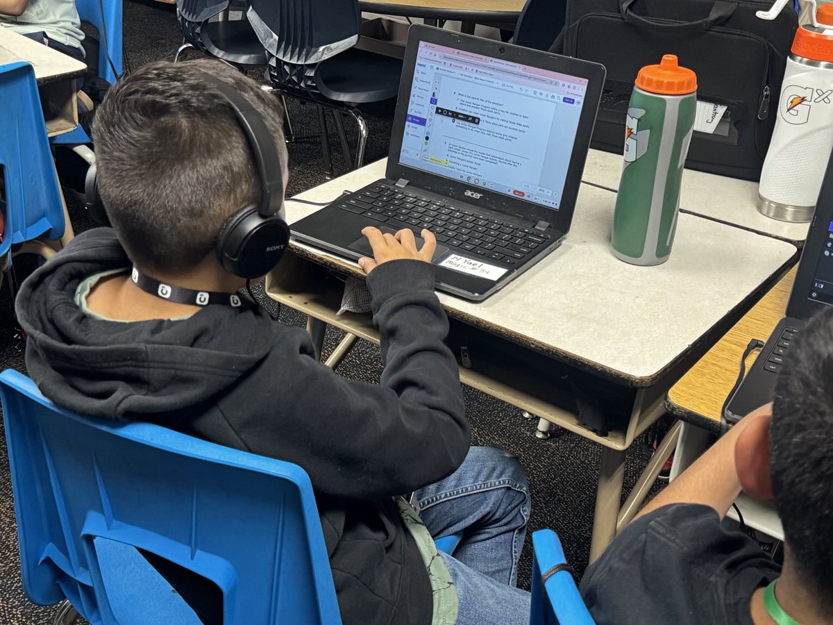 DrSDHoward's tweet photo. Excellent instruction at Jane Long Elementary this morning. Saw our teacher pipeline work in action in a classroom taught by one of team members in the registered apprentice program and in a teacher’s class who was a Reach Associate last year! ⁦@Midland_ISD⁩ https://t.co/HYdJKZ6ihQ