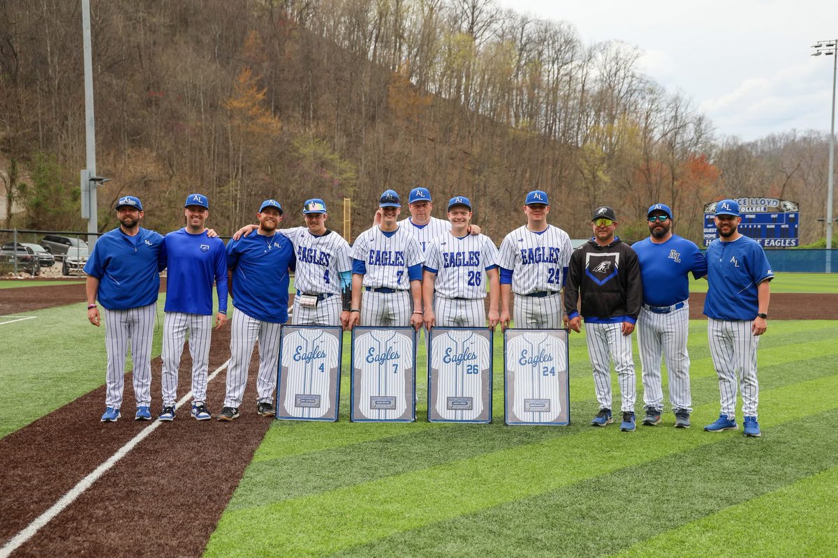 AliceLloydEagle's tweet photo. Congrats to our Baseball Seniors!⚾️ https://t.co/JtMspZoSpb