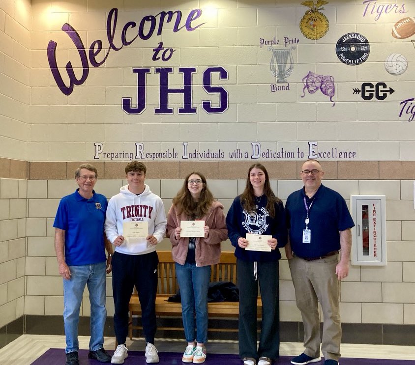 Congratulations to these JHS students for receiving the Lions Club Citizenship Award for the second 9 weeks! 

Freshman- Aubrey Mickler-Davis
Sophomore- Kain Bryan (not pictured)
Junior- Lainey Brown
Senior- Luke Sams