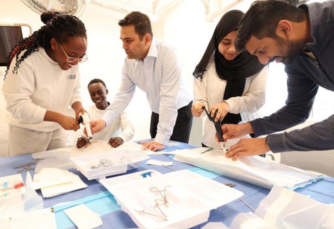University Health Network (@uhn) on Twitter photo We are proud to be part of <a href="/TOHousing/">Toronto Community Housing</a>'s Next Surgeon program, helping marginalized high school students explore the medical field. ππ₯Ό
Take a look at a recent workshop at UHN's <a href="/MichenerInst/">The Michener Institute of Education at UHN</a> where students practiced the basics of suturing and surgery:
thestar.com/news/gta/i-wanβ¦ We are proud to be part of <a href="/TOHousing/">Toronto Community Housing</a>'s Next Surgeon program, helping marginalized high school students explore the medical field. ππ₯Ό
Take a look at a recent workshop at UHN's <a href="/MichenerInst/">The Michener Institute of Education at UHN</a> where students practiced the basics of suturing and surgery:
thestar.com/news/gta/i-wanβ¦
