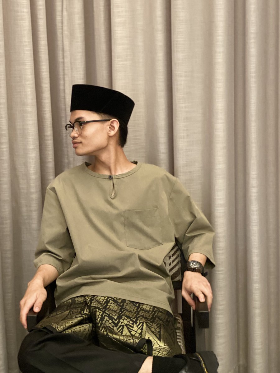stgkll's tweet photo. 2nd eid baru ade gambar https://t.co/Is4NwPinfG