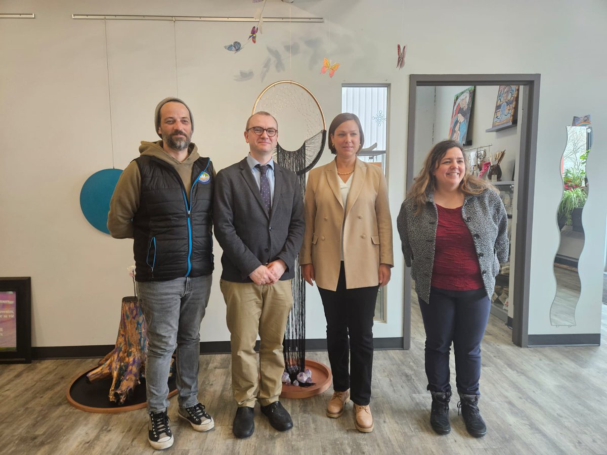 Délégation Wallonie-Bruxelles Québec/Canada (@walbru_qcca) on Twitter photo #retoursur Mission du DG <a href="/WalBru_QCCA/">Délégation Wallonie-Bruxelles Québec/Canada</a> <a href="/WBI_tweet/">WBI</a> #Rechercheinno et @AwexMTL #enseignementsup #culture #éco à #Shawinigan sur les opportunités de collaboration entre Wallonie-Bruxelles et le Québec.
Merci à nos hôtes pour leur accueil <a href="/DigiHubca/">DigiHub</a> <a href="/UQTR/">UQTR</a> <a href="/cultureshawi/">Culture Shawinigan</a> #CentreOnikam #retoursur Mission du DG <a href="/WalBru_QCCA/">Délégation Wallonie-Bruxelles Québec/Canada</a> <a href="/WBI_tweet/">WBI</a> #Rechercheinno et @AwexMTL #enseignementsup #culture #éco à #Shawinigan sur les opportunités de collaboration entre Wallonie-Bruxelles et le Québec.
Merci à nos hôtes pour leur accueil <a href="/DigiHubca/">DigiHub</a> <a href="/UQTR/">UQTR</a> <a href="/cultureshawi/">Culture Shawinigan</a> #CentreOnikam