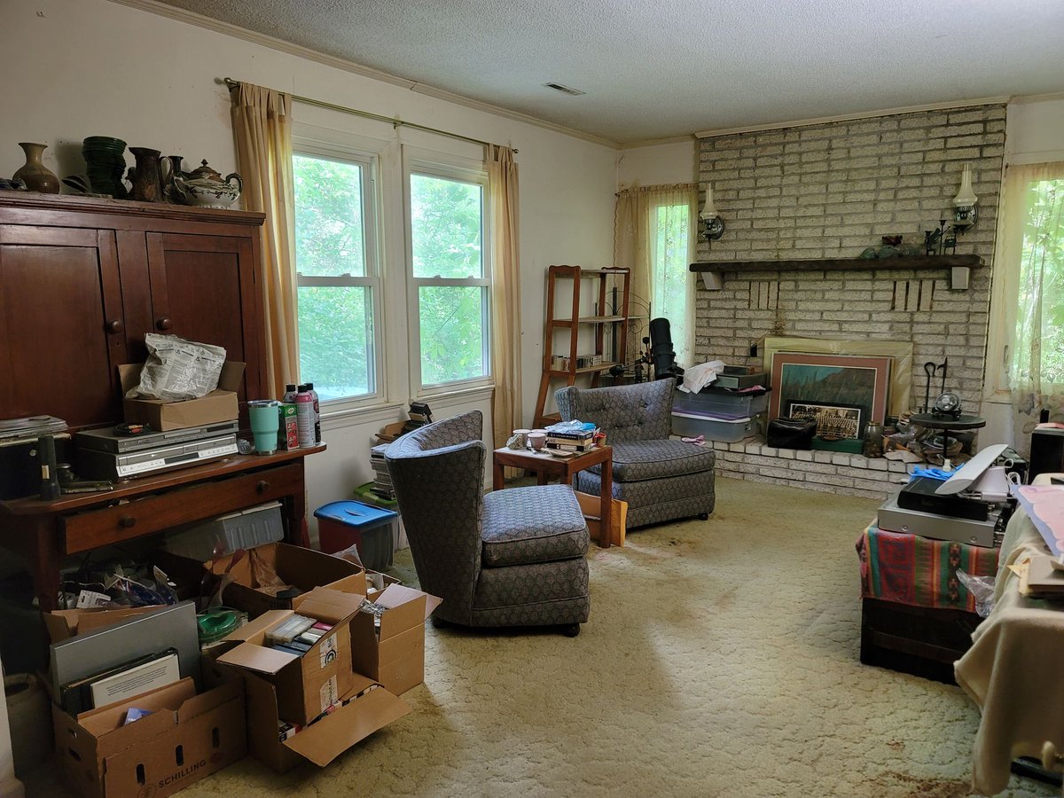 LovinsbyLibby's tweet image. Can&apos;t find the ketchup in your fridge, but you&apos;ve got six mustard jars? You need our organizing solutions, STAT! We&apos;ll tackle the chaos and give you your life back. Click that link and make your space happy again! #OrganizingSolutions
vinegrovehomeorganizer.com/about