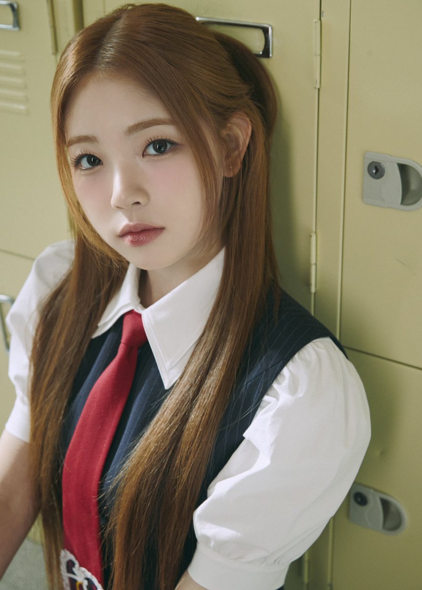 UNIS_offcl's tweet photo. UNIS 2nd Mini Album [SWICY]
Concept Photo Archive Ver.

#YOONA #오윤아

Album Release
→ 2025.04.15. 6PM (KST)

#UNIS #유니스
#SWICY https://t.co/0QsDer0rnN