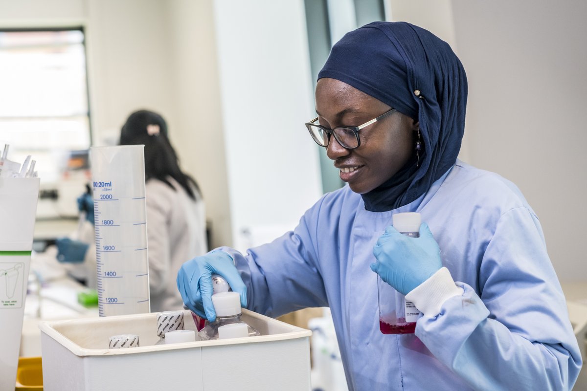 Manchester Cancer Research Centre (@mcrcnews) on Twitter photo ⏳ Last chance to apply
The deadline for the <a href="/CR_UK/">Cancer Research UK</a> Black Leaders PhD Scholarship Programme is fast approaching – 4 April! Don’t miss out on this fully-funded 4-year opportunity for Black heritage students to make an impact in cancer research. 🎓
🔗 ow.ly/bt7v50VcEg1 ⏳ Last chance to apply
The deadline for the <a href="/CR_UK/">Cancer Research UK</a> Black Leaders PhD Scholarship Programme is fast approaching – 4 April! Don’t miss out on this fully-funded 4-year opportunity for Black heritage students to make an impact in cancer research. 🎓
🔗 ow.ly/bt7v50VcEg1