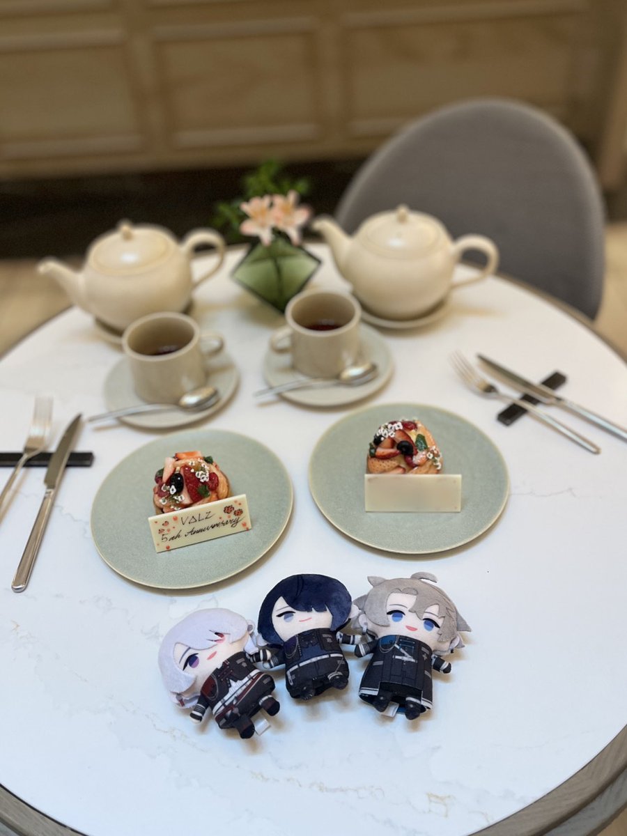 rand_1O's tweet photo. 𝗩𝝙𝗟𝗭 𝗛𝗮𝗽𝗽𝘆 𝟱𝘁𝗵 𝗔𝗻𝗻𝗶𝘃𝗲𝗿𝘀𝗮𝗿𝘆 🌸
3人の未来に幸せが訪れますように✨ずっと応援してます！
 #VΔLZ5周年 https://t.co/2INWg2WbSz