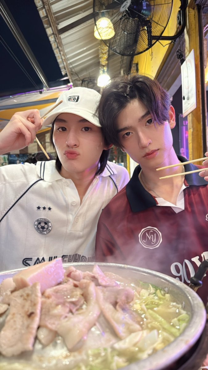 kongjiro_'s tweet photo. มาแวะเติมพลังงับ
#YourSkyFanmeet #thomaskong #โทมัสกัอง https://t.co/GFMYojlgHQ