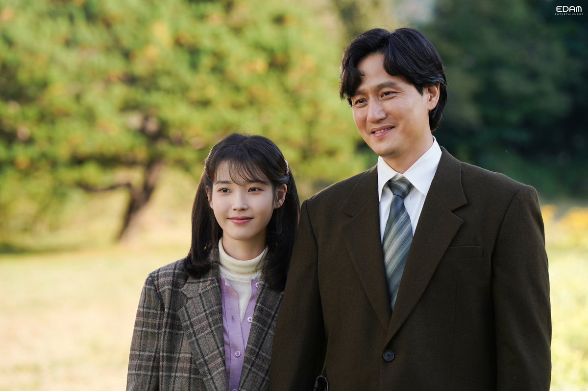 IUteamstarcandy's tweet photo. [TRANS] 250401 Round Interview with actor Park Hae Joon for #WhenLifeGivesYouTangerines 🍊

On April 1, Korean media outlets sat down for a round interview with actor Park Hae-joon to chat about his latest participation in the Netflix Series “When Life Gives You Tangerines”.  During the interview, Park expressed his affection for IU, who played the role of his daughter Yang Geun-myeong in the series. 

Park shared, “IU treated me really well. Her reactions during our scenes were excellent too. She did a fantastic job in ‘My Mister’, but I still thought this project might be a bit challenging for her at first (T/L note: Park Hae-joon played Monk Gyeomduk in ‘My Mister’). ‘My Mister’ had a fixed basic tone/atmosphere (for each character), which allowed IU to really showcase what she does well. However, in ‘WLGYT’, she had to switch back and forth between two characters. One tone for Geum-myeong, and another tone for Ae-sun, who would’ve thought she could pull these roles off so well. I was truly proud of her.

We had a script reading session before we began filming, and I was shocked the moment I heard her voice. She was so good. I thought to myself, ‘She’s this good?’ And watching the show, all I could think was how well she did.”

He continued, “During filming, I was able to joke around, say whatever I wanted and be comfortable with IU. After filming, she invited me to her concert. I heard it was really hard to get tickets for her concert, so I gladly went but was left in utter shock. On set, she was this kid dozing off and squatting in a shabby corner, but at the Olympic Stadium, she sang to a full house for 4 hours. I thought she was phenomenal and realised she’s the real deal. 

(After the concert) I told Moon Sori sunbae, “IU isn’t human. She’s amazing” to which she replied, “You didn’t know that?” That’s when I started to find IU a bit intimidating even though I was so comfortable with her during filming. 

Our schedules were always packed and tough. When IU was exhausted on set, I’d joke around and tell her, ‘come on, cheer up will you?’ I joked a lot because I find her really endearing like a daughter, but she’s definitely not someone you can take lightly.  Now that I think about it, I feel embarrassed.

Speaking of her concert, it was so long that I wondered if she wasn’t going to faint. I think I watched like a father and cheered on her saying, “my daughter, I hope you do well.” I listen to her songs a lot because my wife plays them at home, but not to the extent I could sing along. But the show just kept going. She sang for hours, and then Bogum suddenly appeared, and I was so happy to see him too.

I showed up quietly to support IU, but I was worried because she had become noticeably skinnier since I last saw her. I felt sorry for her. I wish she would take it easy, but she’s so professional with her work, and that worries me. I’m worried about IU, I wonder if she’s getting proper health check ups.”

Translated by IUteamstarcandy
🔗 https://t.co/yBl2LdM0Nq
🔗 https://t.co/t6orme2r08
🔗 https://t.co/pz6UZ0bhd4
🔗 https://t.co/ylvmLJB9Uy  
#IU #아이유 #폭싹속았수다 @_IUofficial