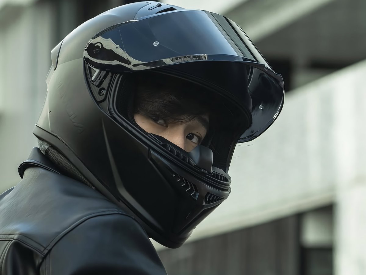 the apartment we share, 
a #pondphuwin au. 

roomates—satu hobi party, satu hobi nantang maut di jalan. hari-hari kerjaannya tarik urat satu sama lain, tapi tiba-tiba malah dikirim bayi sama semesta.