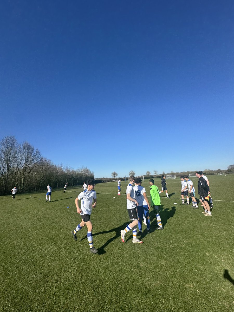 KO around the corner in the beautiful sunshine…

Here’s how our 10s lineup for the final!