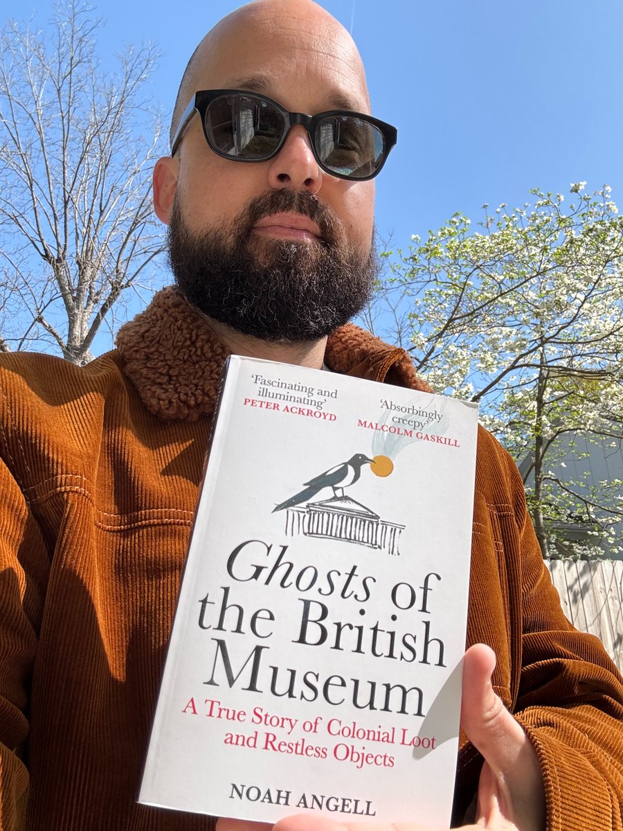 Paperbacks arrived this morn, and I'm happy to report that they're beauties!!! 👻🏛️🌷🌸