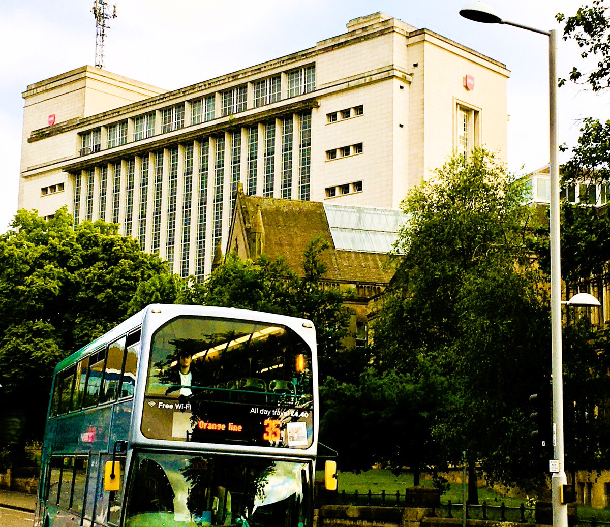 nottmoffices's tweet photo. Need an #office with transport links? We've options next to all of the #Nottingham transport hubs #ConvenientLocation #CommuteEasy #eastmidsheadsup https://t.co/ZBEpPReLO8 https://t.co/2H2aZYuhpw