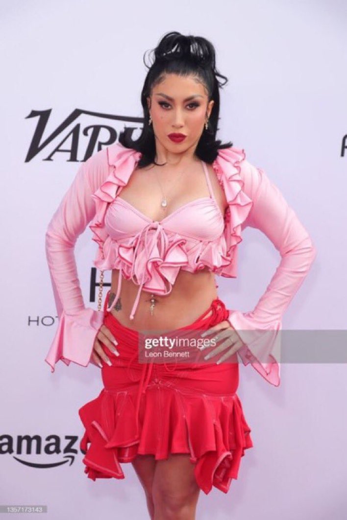 My summer body might not be ready but I’m getting THE photo regardless