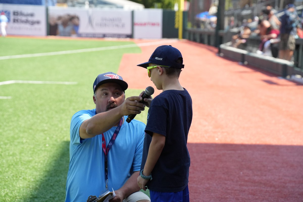 We play baseball this month! Can't wait to see you all in the stands again 🫶

#WheelsUp🛫