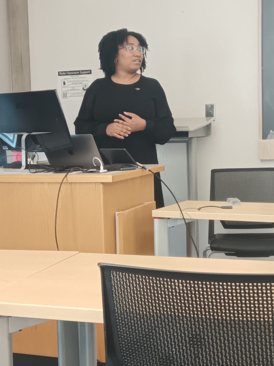 _CrystalCK's tweet image. Finally defended my dissertation last week on “Investigating the genetic effects of Hutchinson-Gilford Progeria Syndrome on vascular cells.” Relieved.