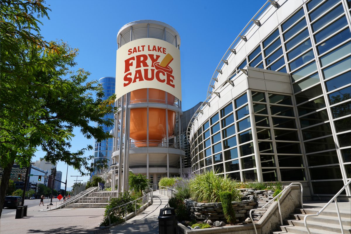 BIG news, Salt Lake! We’re proud to announce that the world’s LARGEST bottle of fry sauce has officially arrived at the Salt Palace! Come witness this saucy masterpiece—because Utah’s fry sauce obsession just reached legendary status! #visitsaltlake