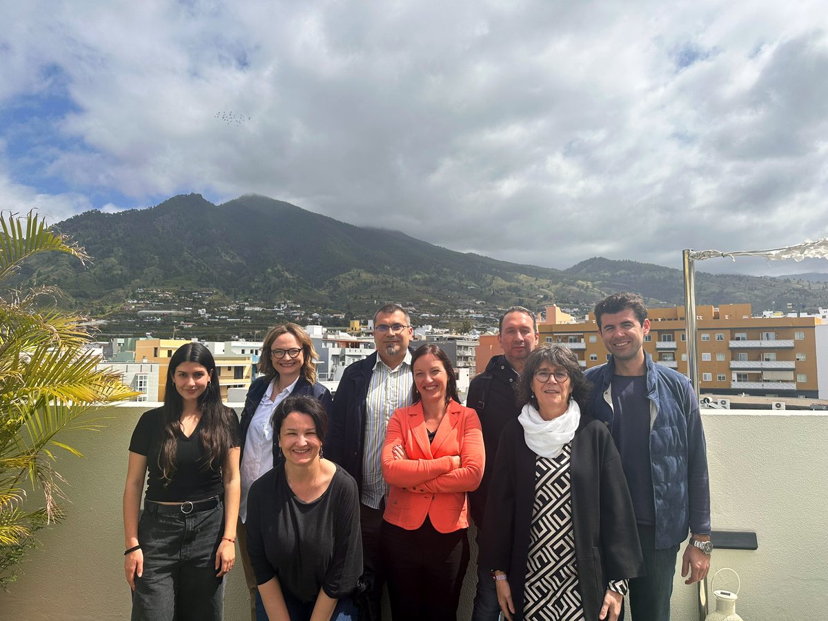 🏞️ In La Palma for our 3rd Consortium Meeting (April 1 &amp; 2)!
👥Collaborating to align progress, share challenges and coordinate
👩🏽‍💻Keeping on track for refining the strategies for successful development

Find us on LinkedIn <a href="/skicomcu/">SkiComCu</a> and our website skicomcu.eu 🌐📲