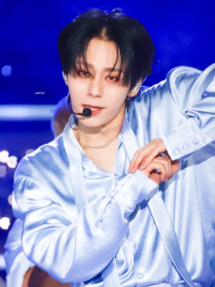 WAFFLE_726's tweet photo. 240514 열린음악회

#환웅 #HWANWOONG #원어스 #ONEUS https://t.co/0pEmldk03b