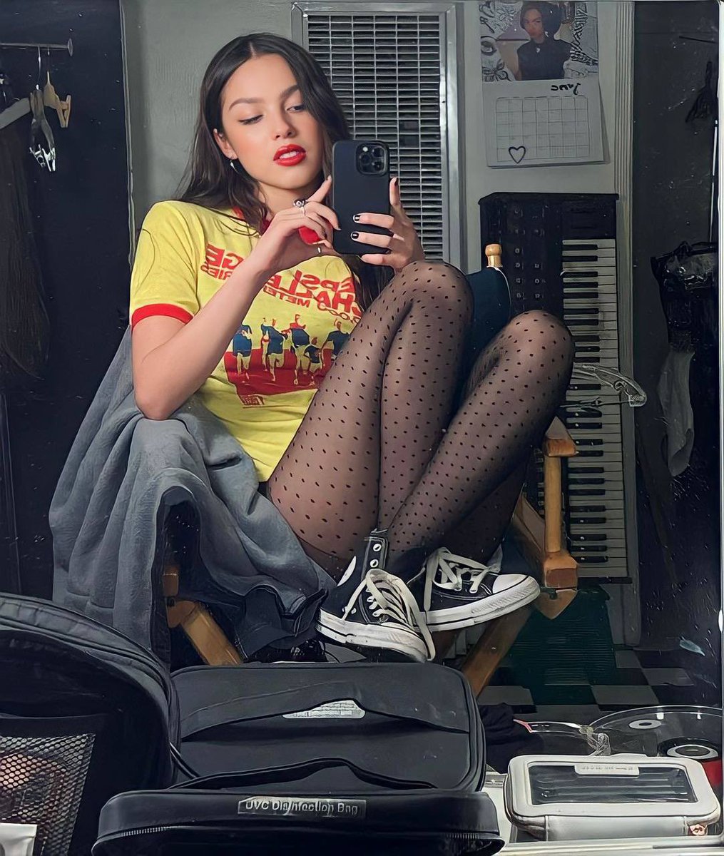dommedainty's tweet photo. Come get fucked up for nylons in my DMs you little fucking creeps~ 

Tell me your favourite celebs and I definitely won't use them against you to turn you into a pliable fucking puppet for my amusement~ https://t.co/cP8jMIsm4n