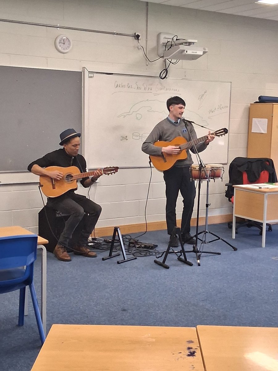 balcsie's tweet image. Last Friday, we were thrilled to host Carlos Paz for an unforgettable Cuban Masterclass! 🎶 Our very own students also performed throughout the school, sharing their musical talents. 🎸 #InclusionWeek #CarlosPaz #CubanMasterclass #Inspiration #AfroCubanBeats #MusicWorkshop
