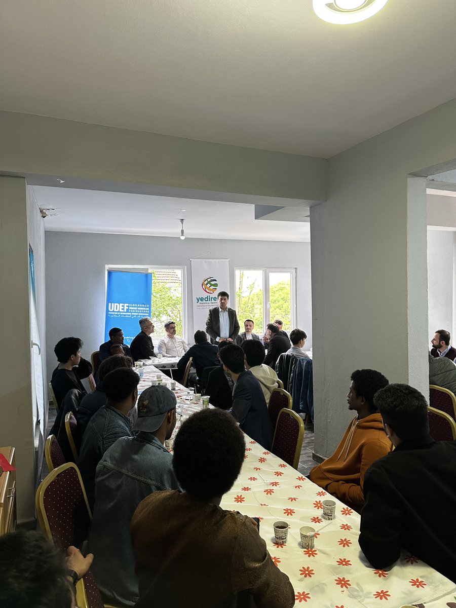 Gelin tanış olalım, işi kolay kılalım, Sevelim sevilelim, dünya kimseye kalmaz!  
Ramazan Bayramının heyecanını ve manevi atmosferini Uluslararası öğrenci kardeşlerimizle birlikte SUBÜ Rektörümüz Sn. Mehmet Sarıbıyık hocamızın katılımıyla bayramlaşma programımızı gerçekleştirdik.