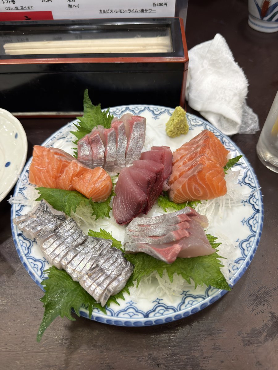 AMoN_073's tweet photo. フォークリフトとかショベルカーの免許取るのに佐賀5連泊とかしてました。使わんけどね。
今年まだスロット触ってないからそろそろ行こうかな https://t.co/nkFomyIBVa