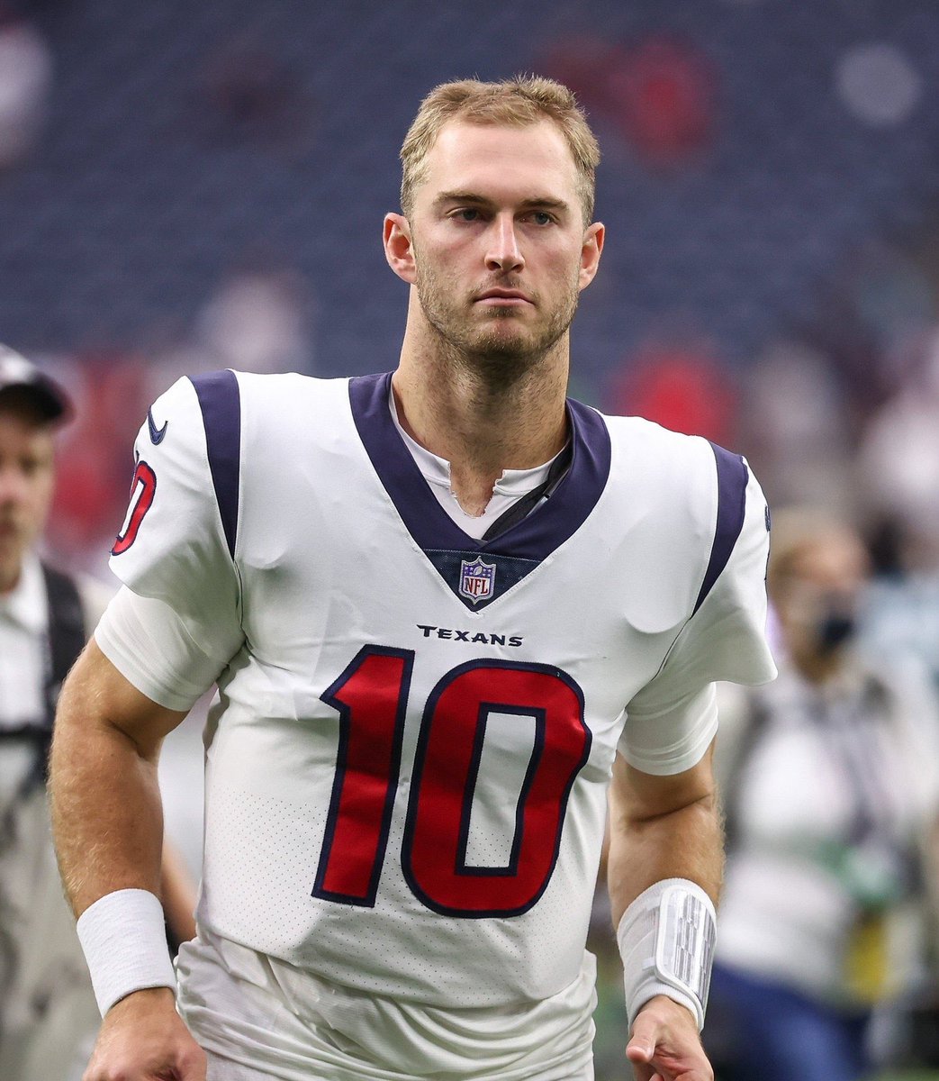 BREAKING:

The Texans have traded Davis Mills to the Steelers for their 2025 1st round pick. Mills is the neckst QB1 in The Steel City.