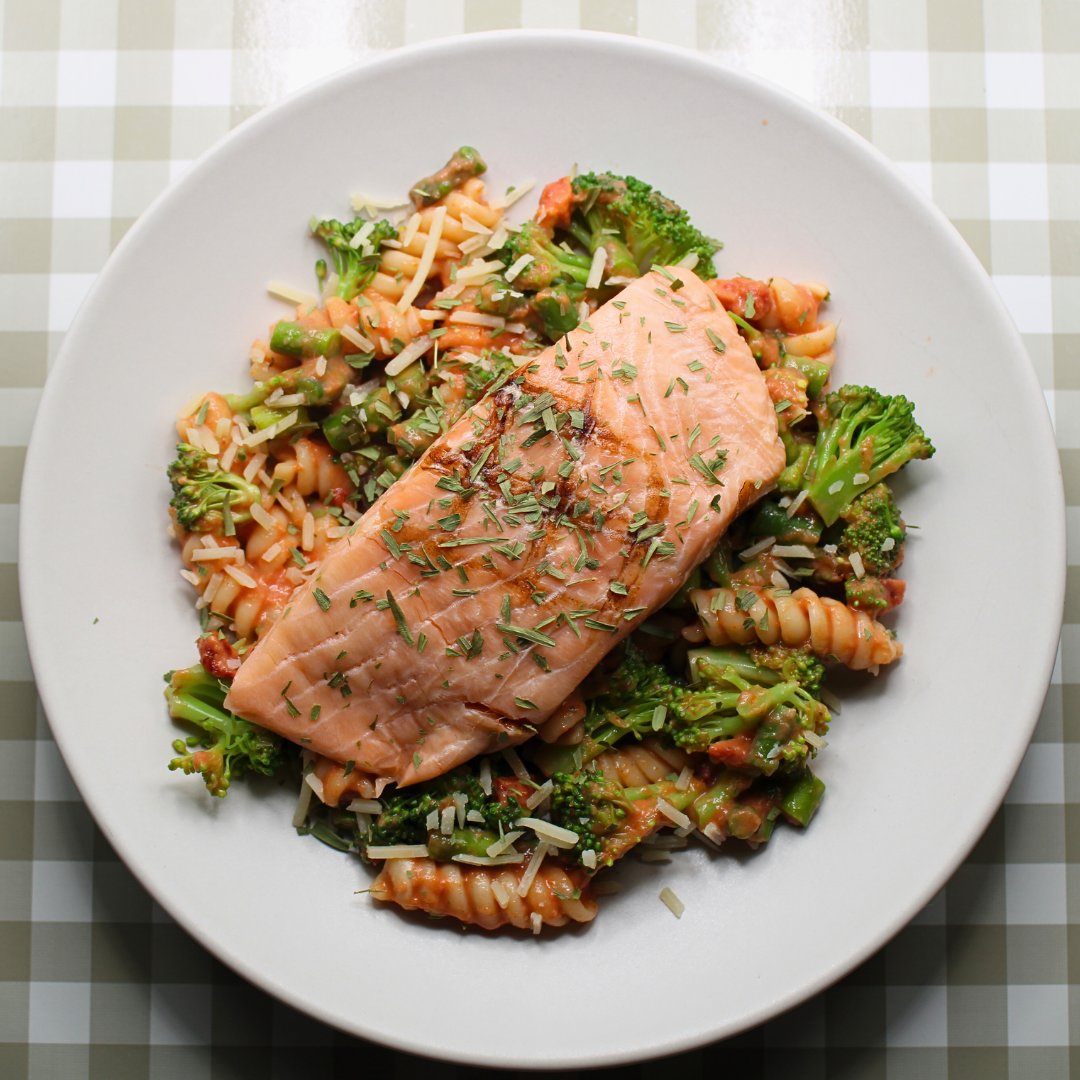 Our new carb control menu is here!! These low carb meal options are a perfect option for anyone! Our creamy tomato pasta with salmon is a new carb control option that brings all the flavor!