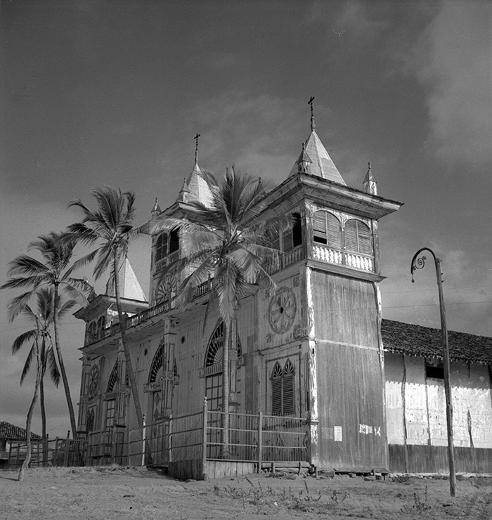Iglesia San Jacinto 
El Morro, Guayas. 1949

Foto: Rolf Blomberg
© Archivo Blomberg