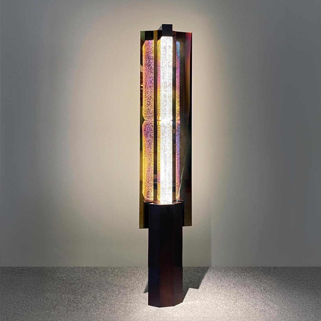 𝗦𝗕𝟮𝟲 𝗮̀ 𝗹𝗮 𝗕𝗶𝗲𝗻𝗻𝗮𝗹𝗲 𝗘́𝗺𝗲𝗿𝗴𝗲𝗻𝗰𝗲𝘀 💡

Quand le design rencontre la maîtrise du métal.

📍 À découvrir du 10 au 13 avril au <a href="/LE_CND/">LE CND</a> 

📎 <a href="/Est_Ensemble/">Est Ensemble</a> 

#BiennaleEmergences #SB26 #Design #Métal #ArtisanatDArt