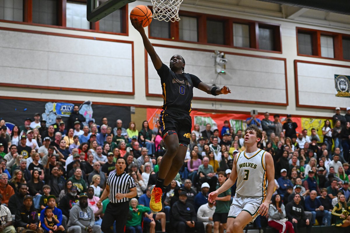 Nathan Canilao (@nathancanilao) on Twitter photo NEW🚨
Bay Area News Group boys basketball player of the year: <a href="/justAD___/">ArDarius Grayson</a>, Oakland Tech
Grayson averaged 17.4 points, 5.7 rebounds and 7.3 assists this season.
<a href="/HartKarega/">Coach Karega Hart</a> <a href="/ThompsonScribe/">Marcus Thompson II</a> <a href="/CalHiSports/">Cal-Hi Sports</a> <a href="/WeberHQ/">WeberHQ 🇼 Brett Hein</a> <a href="/MistahFAB/">STAN PABLO</a>
LINK:mercurynews.com/2025/04/01/bay… NEW🚨
Bay Area News Group boys basketball player of the year: <a href="/justAD___/">ArDarius Grayson</a>, Oakland Tech
Grayson averaged 17.4 points, 5.7 rebounds and 7.3 assists this season.
<a href="/HartKarega/">Coach Karega Hart</a> <a href="/ThompsonScribe/">Marcus Thompson II</a> <a href="/CalHiSports/">Cal-Hi Sports</a> <a href="/WeberHQ/">WeberHQ 🇼 Brett Hein</a> <a href="/MistahFAB/">STAN PABLO</a>
LINK:mercurynews.com/2025/04/01/bay…