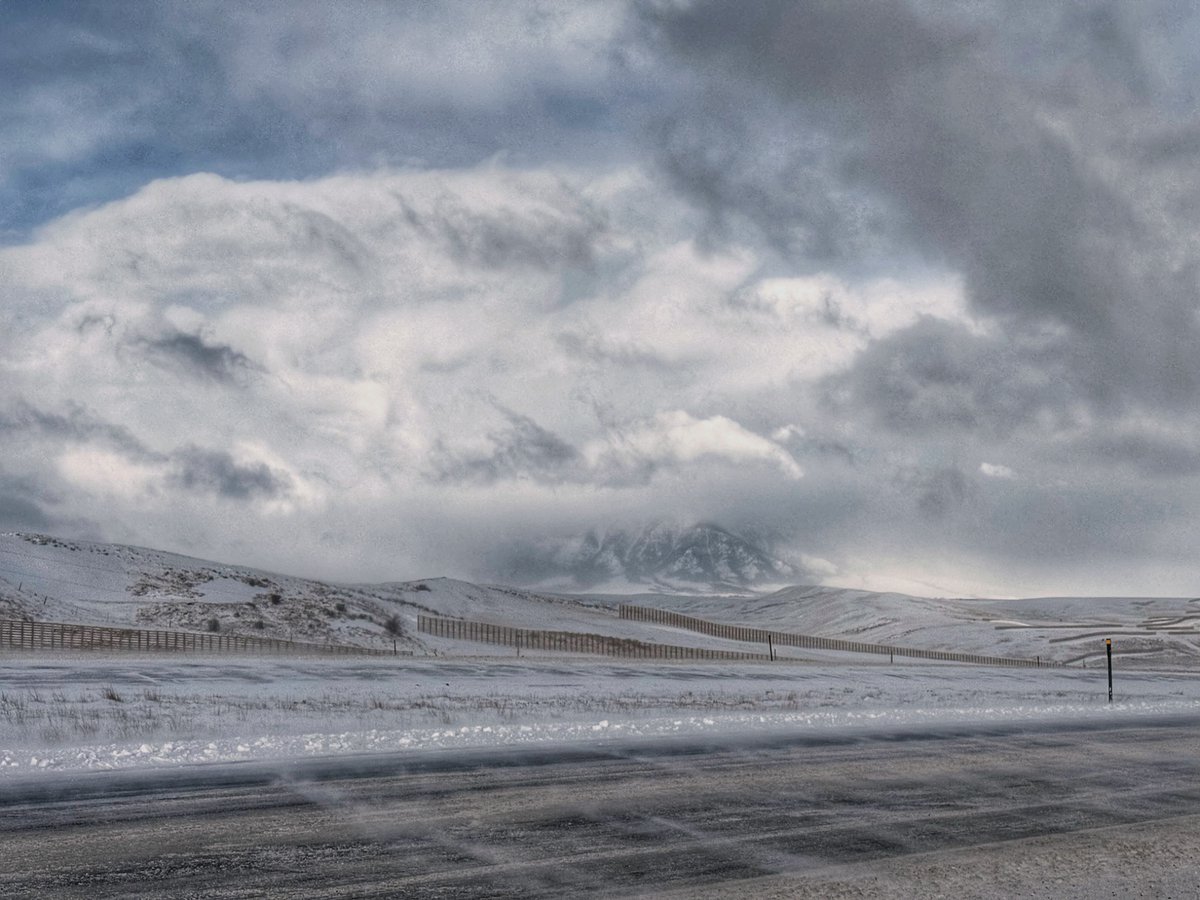 And no one knows
How wild the wind blows