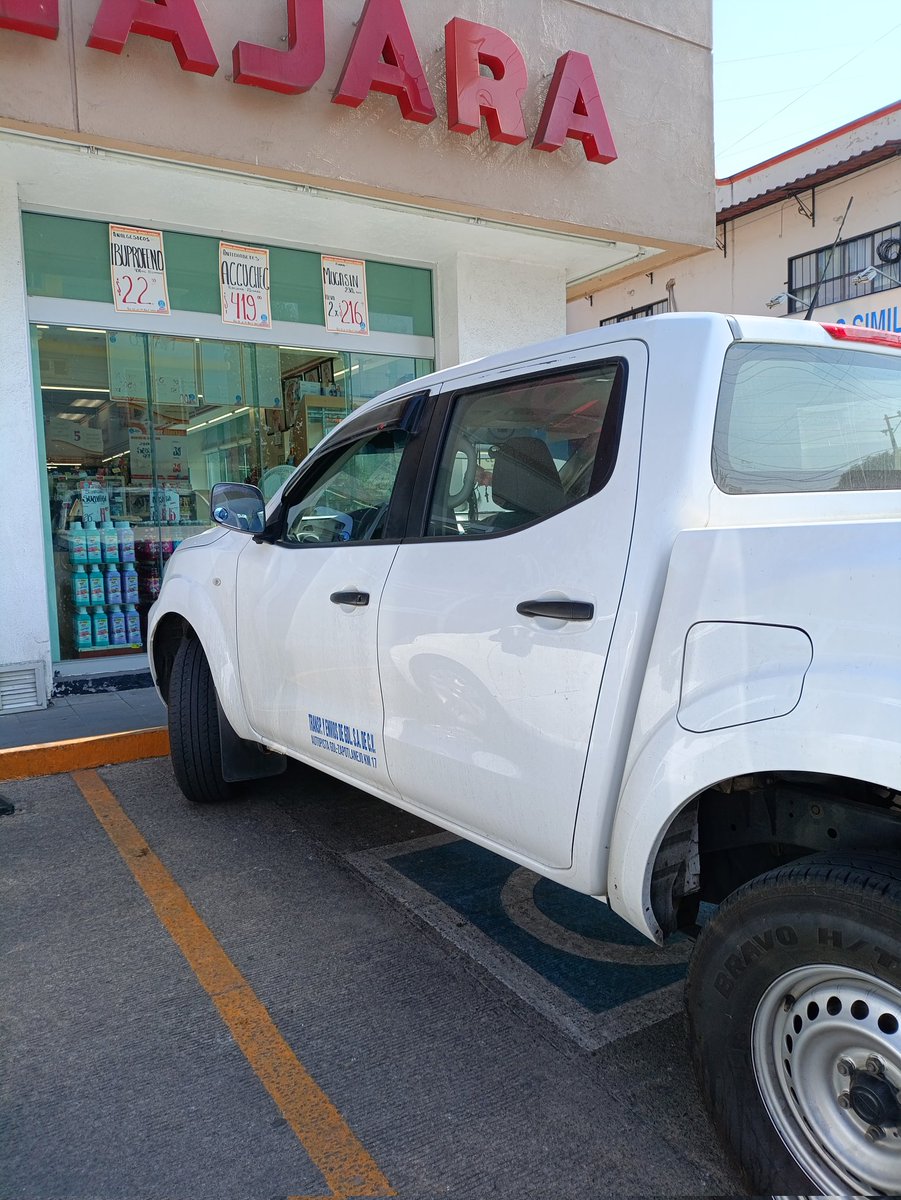 Laura Castro tweet media