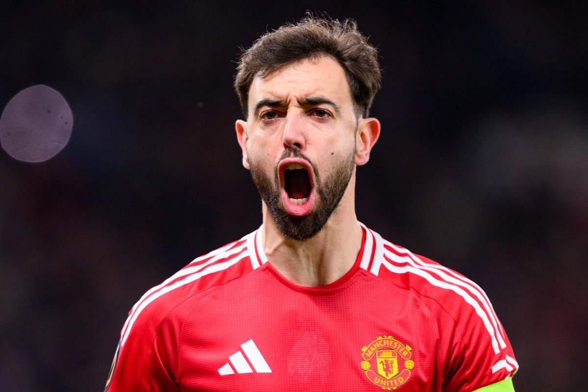 UnitedStandMUFC's tweet photo. 🇵🇹 Bruno Fernandes is the Premier League's Player of the Month for March! [@FutSheriff] #mufc 

Well deserved! 🔥 https://t.co/NkbzYNLtoe