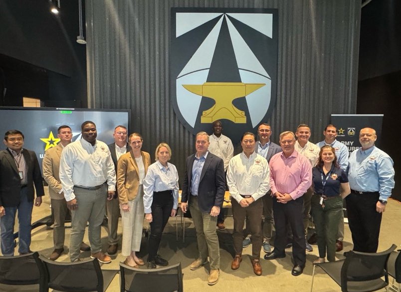 william_seely's tweet image. The Eisenhower School #GroundCombatSystems Industry Study seminar recently visited Army Futures Command examining the future of armored vehicles. The visit focused on how AFC is adapting vehicle development in response to lessons from the Ukraine conflict and preparing for