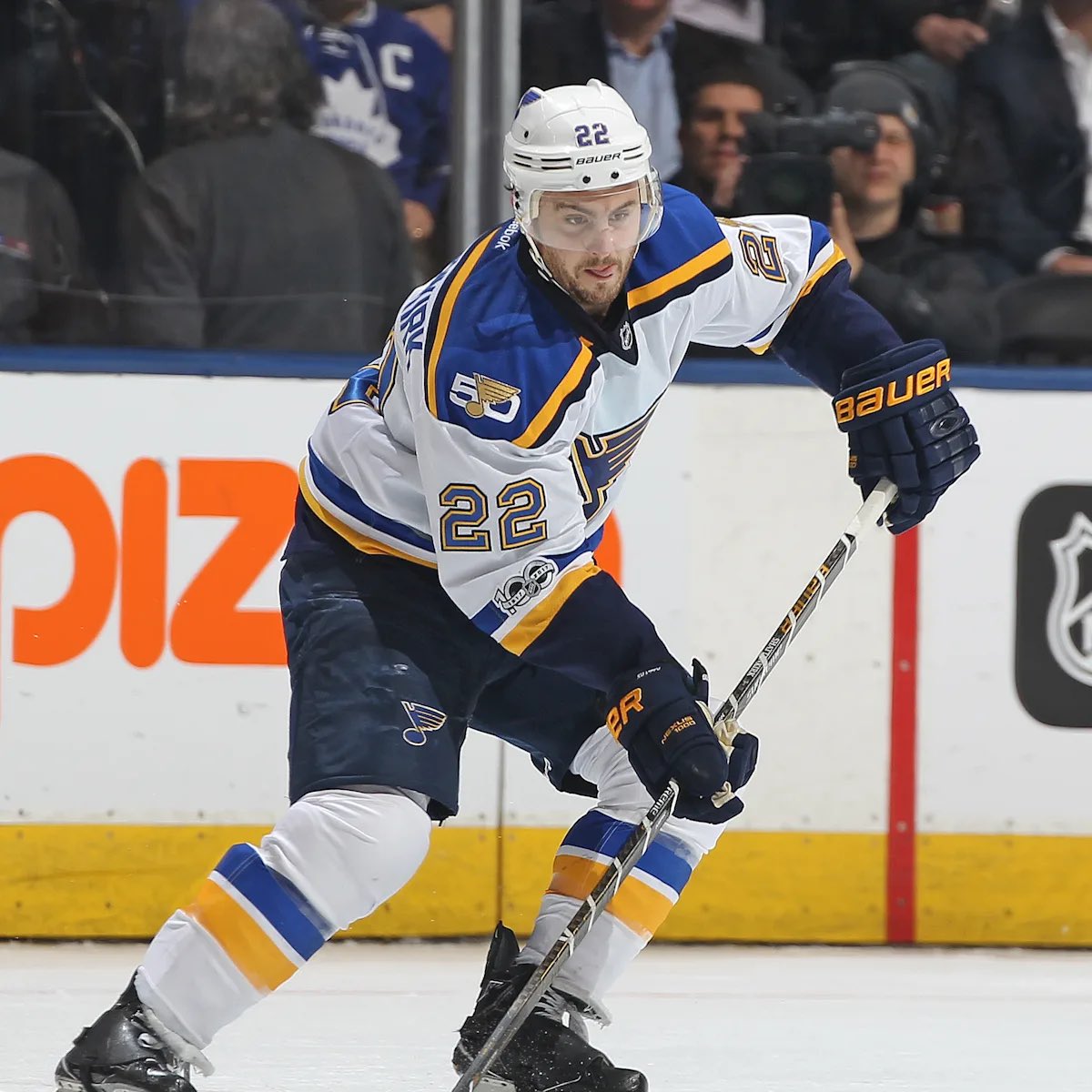 Kevin Shattenkirk's style was all time...

-4500 bucket
-candy cane tape
-4 roll mitts 
-skate tongue flop

Legend!
#stlblues