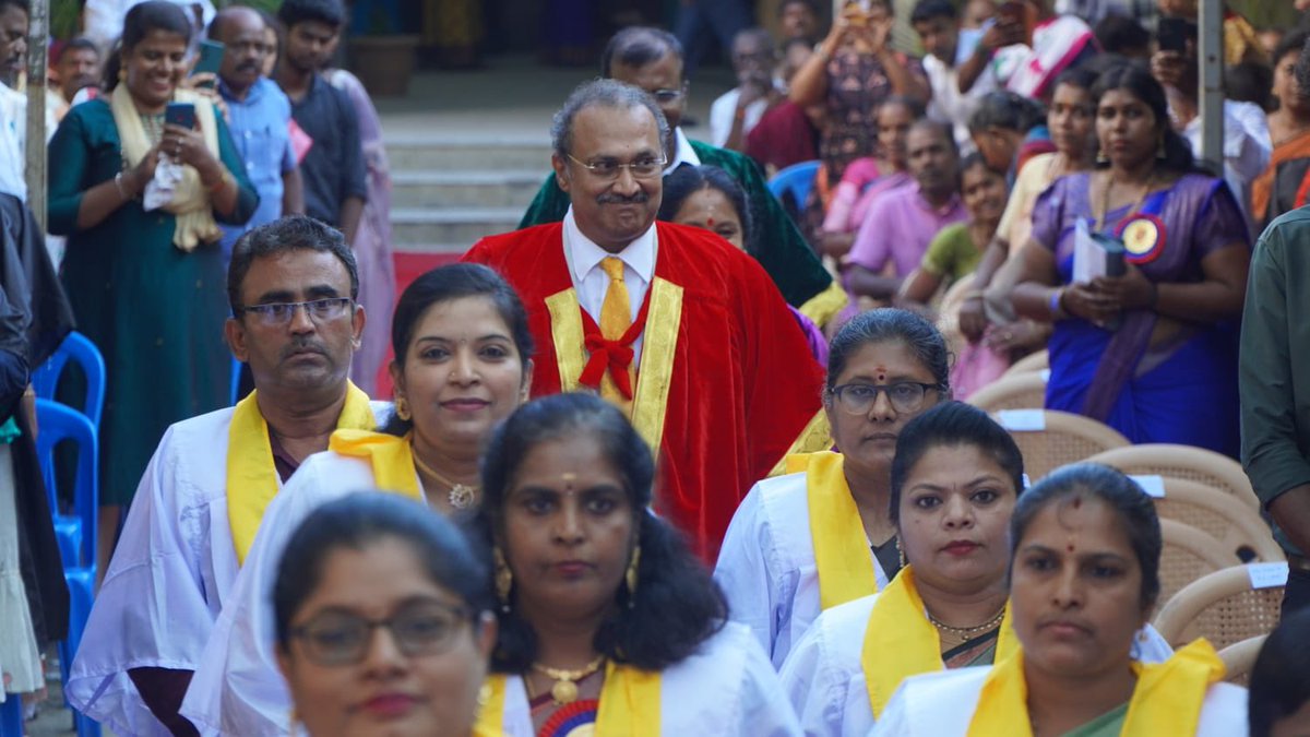 avmks's tweet photo. A proud and unforgettable day at the 3rd Graduation Ceremony of Avichi College of Arts and Science! Honored to have Prof. Dr. S. Elumalai, Ph.D., Registrar, University of Madras, as our esteemed Chief Guest, inspiring our graduates as they step into a new chapter of their lives.
It was a joy to personally present certificates to our brilliant students—each one a testament to their hard Wishing them all success as they soar toward their dreams!