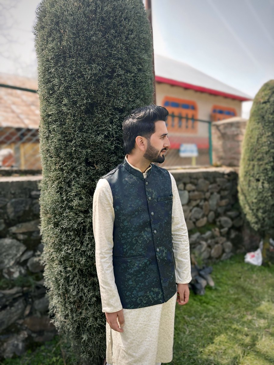 SmartAadiee's tweet photo. Eid at home hits differently🌸
#EidMubarak #EidAlFitr #Kashmir #عيد_الفطر_المبارك #EidAlFitr2025 #TrendingNow https://t.co/tcwliN2ZIh