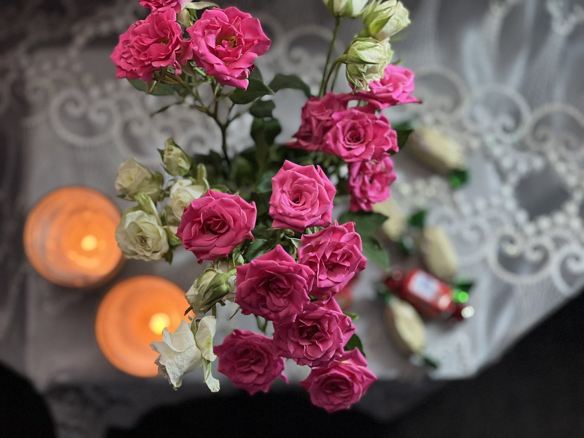 يـــا رب شهر جديـــد بلا لـــحظات حزينــہ، 
ولا ظروف مـــؤلمــہ ..
يـــا رب شهر جديـــد بلا فقدان ولا خيـــبات،بلا ذڪريــات مُرَّة، بلا غياب..
يـــا رب شهر يغمره السلام والطمأنينــہ والسڪـــينــہ.... 
#عيد_الفطر_المبارك #تصويري