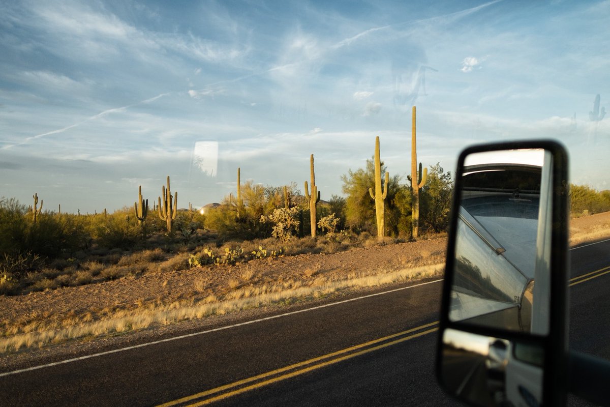 HighwayyChild's tweet photo. Sonoran Desert Highway https://t.co/5nSWPVZ8LM