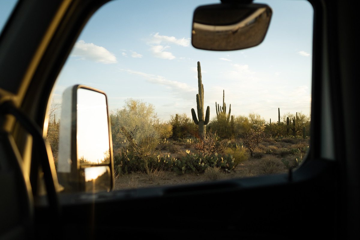 HighwayyChild's tweet photo. Sonoran Desert Highway https://t.co/5nSWPVZ8LM
