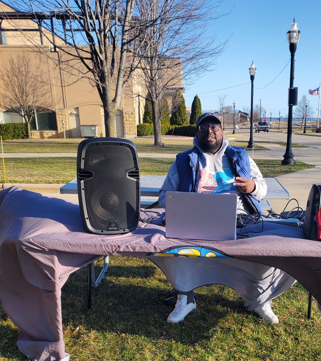 Today is the day to hit the polls so get out and vote Supreme Court of Wisconsin! Catch me LIVE in the mix at the Kenosha Museum downtown til 12pm providing some musical entertainment lol #DroopTalk #VOTE2025 #djsatthepolls #djsatthepollswi #VoteWI 💯🎶🇺🇸🗳