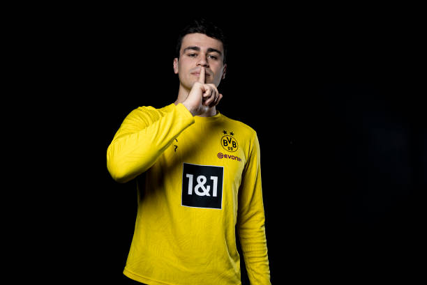 Gio Reyna (@gioareyna10) on Twitter photo Hello April, and this month Gio Reyna has many challenges with BVB in the Bundesliga and the UCL.
We share with you some promotional images of GR7 for <a href="/BlackYellow/">Borussia Dortmund</a>.
#HejaBVB⚫️🟡 Hello April, and this month Gio Reyna has many challenges with BVB in the Bundesliga and the UCL.
We share with you some promotional images of GR7 for <a href="/BlackYellow/">Borussia Dortmund</a>.
#HejaBVB⚫️🟡