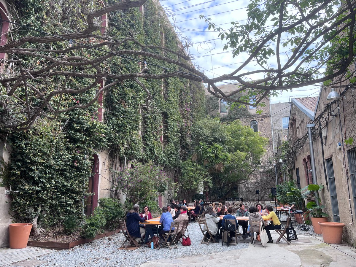 Hem acollit la 2a edició del Festival Residu Zero, reflexionant sobre el consum excessiu de moda (+63% en 10 anys!). Amb debats, tallers i premis, reafirmem el compromís amb la sostenibilitat.

Un futur sense residus és possible! 

#Sostenibilitat <a href="/Bcn_SantMarti/">Districte de Sant Martí</a>